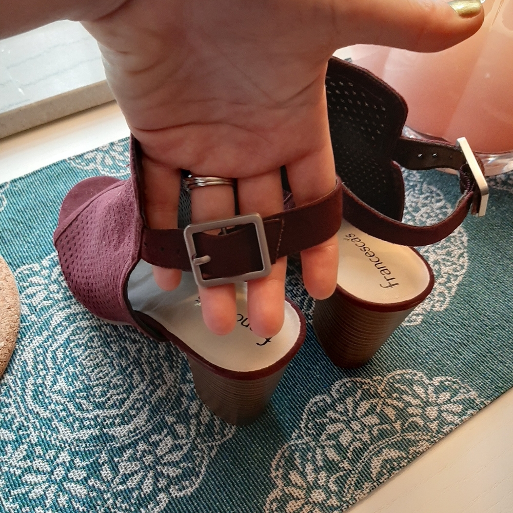 Maroon heels - Picture 10 of 13